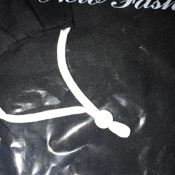 NWT convertible face mask/scarf PRICE FIRM - Picture 7 of 7